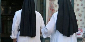 4427386 0852 suore condannate asilo oggi ultime notizie