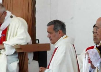 1516380900023 1516380936.jpg il papa difende barros il vescovo accusato di omerta sui casi di pedofilia