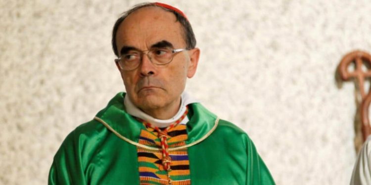 arcivescovo lione processo barbarin 2019 twitter