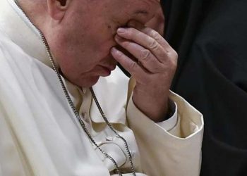 papst franziskus bei einem bussgottesdienst am dritten tag des gipfeltreffens foto vincenzo pintoafp