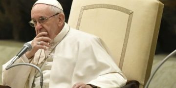 papa francesco chiedo perdono per i preti pedofili02 660x350 1