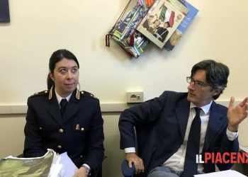 A sinistra il dirigente Serena Pieri e il sostituto procuratore Emilio Pisante 2