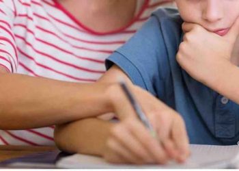 sesso con l alunno di 14anni il test del dna conferma il ragazzino e il padre del bimbo gayc