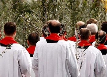 preti chiesa sacerdoti c imagoeconomica 296644